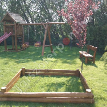 Homokozó rönkfából