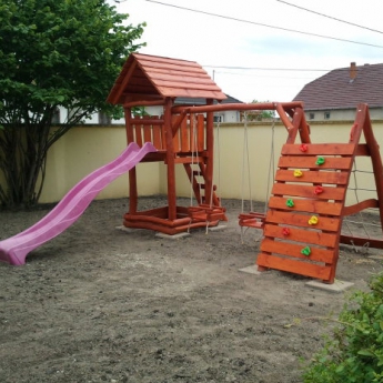 Kis torony homokozóval
