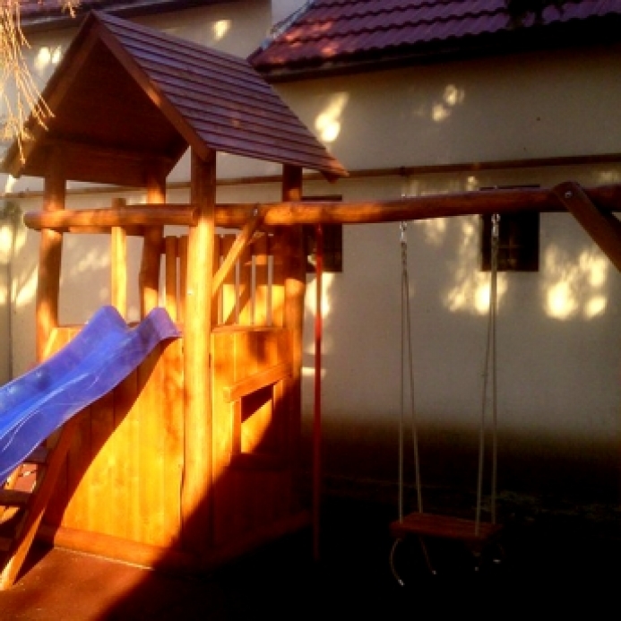 Kuckós nagy torony tűzoltócsővel