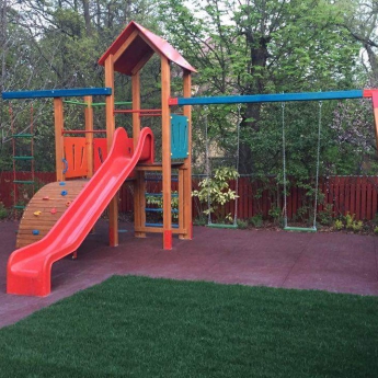 Iker tornyok hintával íves mászó létrával