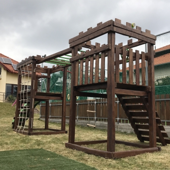 Dupla bástya lajhármászóval, mászófallal s tűzoltó csővel