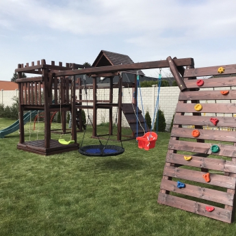 3 tornyos játszóvár lajhármászóval