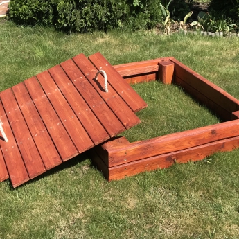 Baby homokozó tetővel