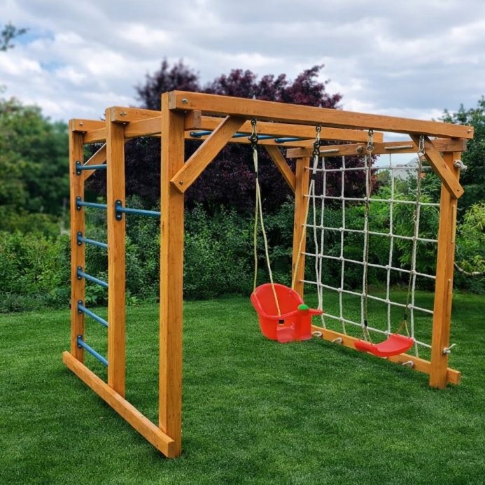 Lajhár mászós óriás mászóka hintákkal