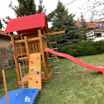 Fa tetős ÓRIÁS PLUS-os torony sok EXTRÁVAL