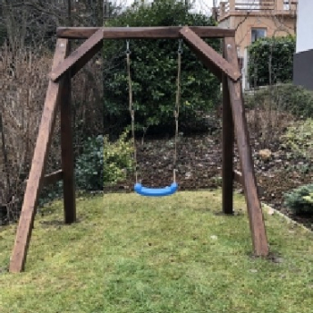 Egy állású hintaállvány műanyag hintával