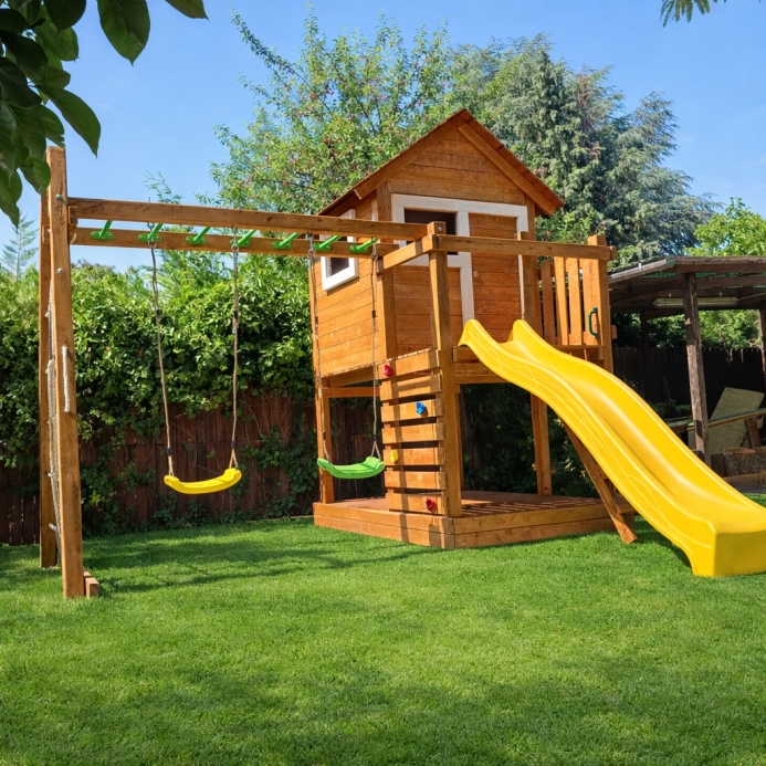 Felső kuckó erkéllyel majomlétrás hintával csúszdával