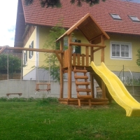 Homokozós nagy torony mászófallal