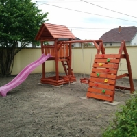 Kis torony homokozóval