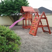 Kis torony homokozóval