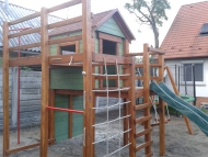 Színes óriás házikó