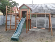 Színes óriás házikó