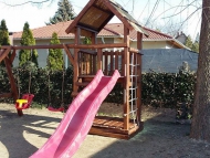 Homokozós nagy torony nádfedéllel  homokozó fedélel