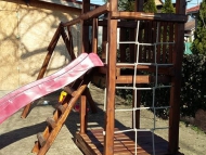 Homokozós nagy torony nádfedéllel  homokozó fedélel