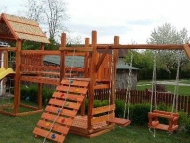 Nagytorony bástyával, mászófallal, láncos híddal