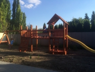 Nagytorony bástyával, mászófallal, láncos híddal