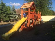 Nagytorony bástyával, mászófallal, láncos híddal