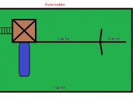 Kis torony rönkfából hosszú felső rúddal és plusz játékkal