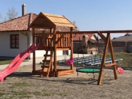 ÓRIÁS HOMOKOZÓS TORONY NÁD TETŐVEL HOSSZÚ RÚDDAL FÉSZEKHINTÁVAL és  1 JÁTÉKKAL