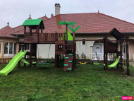 LUXUS játszóvár pálmafákkal és nyugágyakkal