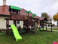 LUXUS játszóvár pálmafákkal és nyugágyakkal