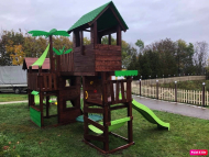 LUXUS játszóvár pálmafákkal és nyugágyakkal