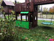 LUXUS játszóvár pálmafákkal és nyugágyakkal