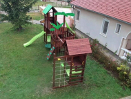 LUXUS játszóvár pálmafákkal és nyugágyakkal