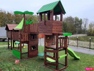 LUXUS játszóvár pálmafákkal és nyugágyakkal