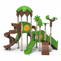 Erdő komplexum mászófallal és csúszdákkal