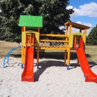 Dupla torony két csúszdával