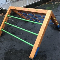 Háromszög mászóka kicsiknek